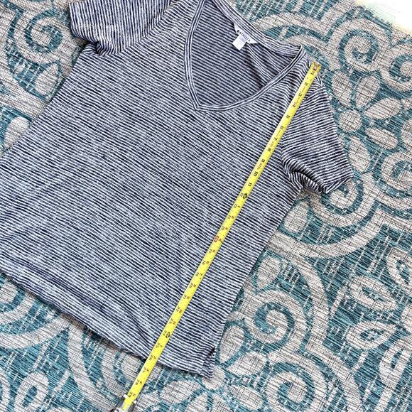 Athleta Essence Women's V-Neck Striped Flow Top Gray TENCEL Modal - Size L - Picture 6 of 8